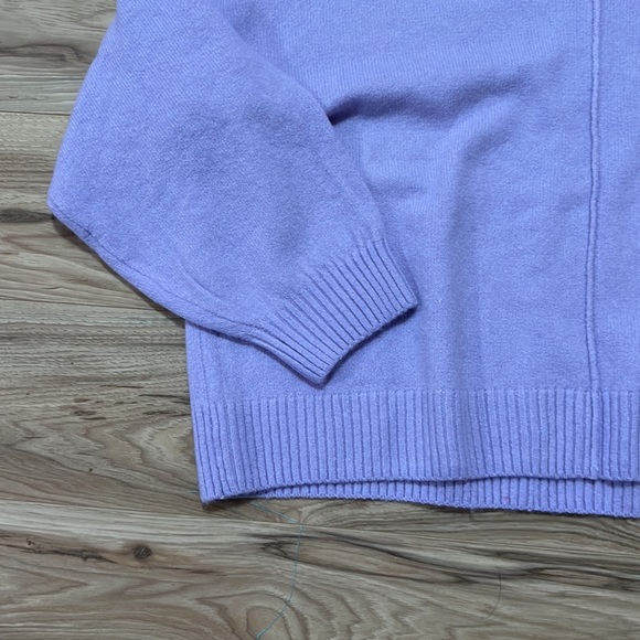 Digital Lavender Vince Sweater - Picture 4 of 6